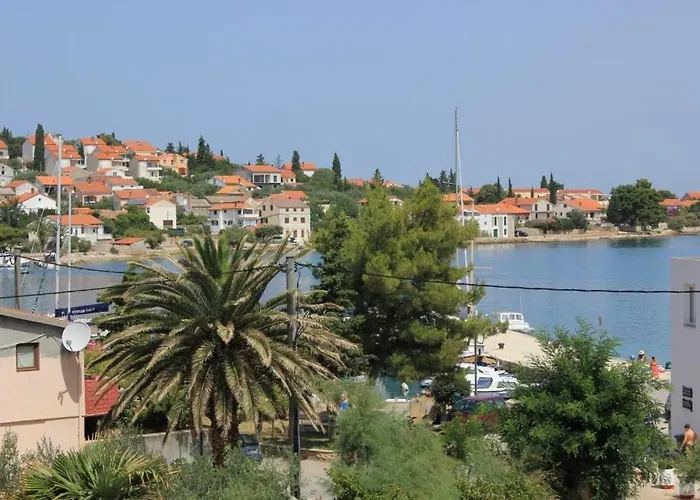 Apartman By The Sea Preko, Ugljan - 8292 *
